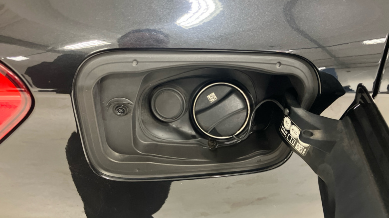 BMW 2 Series 220i SE 5dr DCT Petrol Hatchback